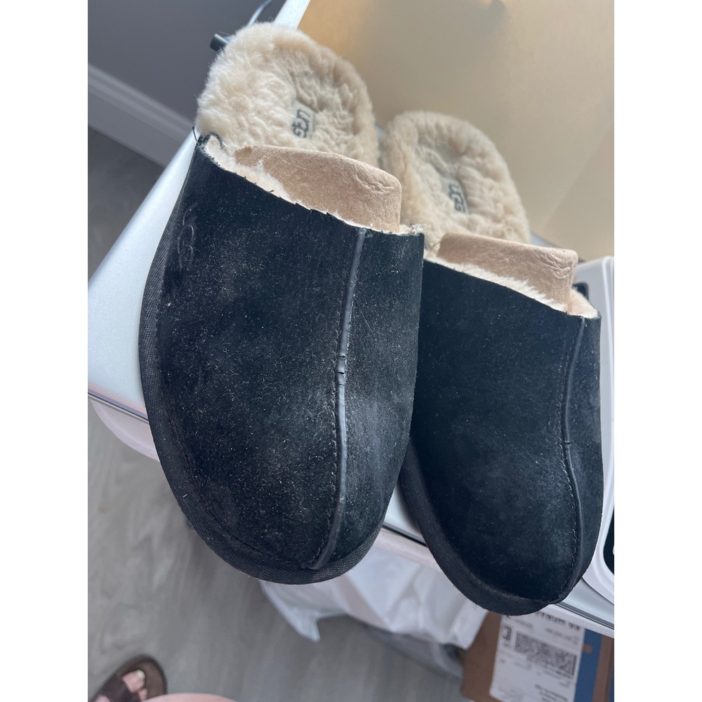 UGG Scuff Mens Black Suede Sheepskin Lined Indoor Slippers 5776 Size 9